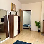 Adm Spacious Apartment In City Center - Wifi, Coffee, Ac